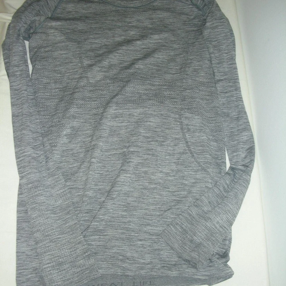 Lululemon Align Long Sleeve Gray Seamless Yoga Top Thumb Holes Size 8